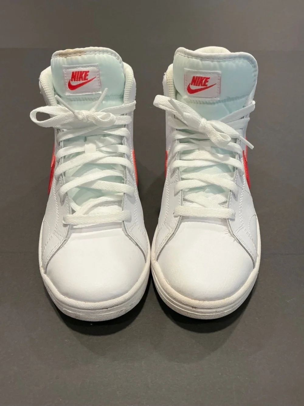 Nike everyday white reach